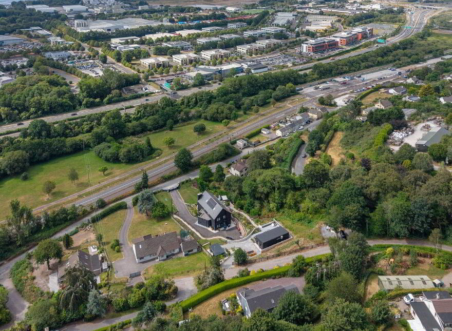 Lucca, Kilcoolishal, Glounthaune, T45X564