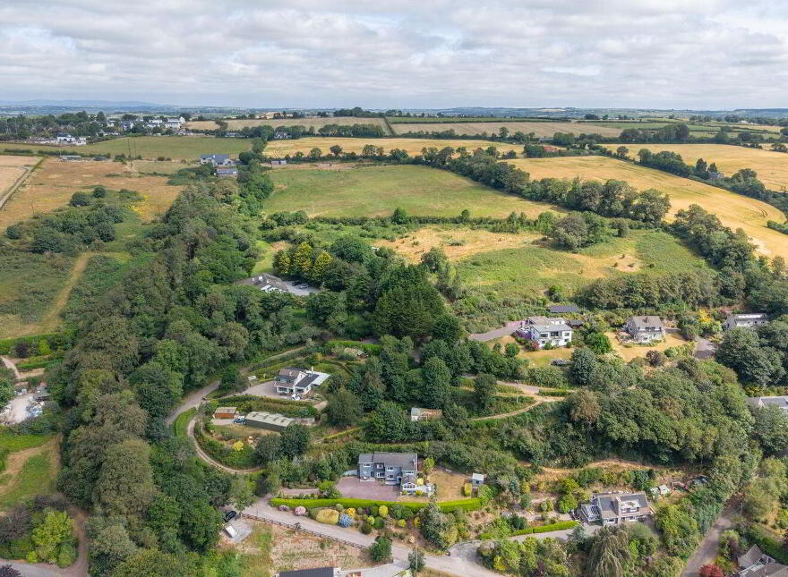 Lucca, Kilcoolishal, Glounthaune, T45X564