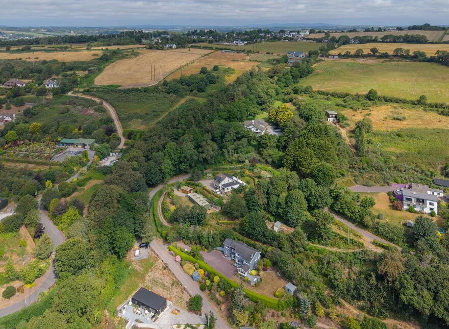 Lucca, Kilcoolishal, Glounthaune, T45X564