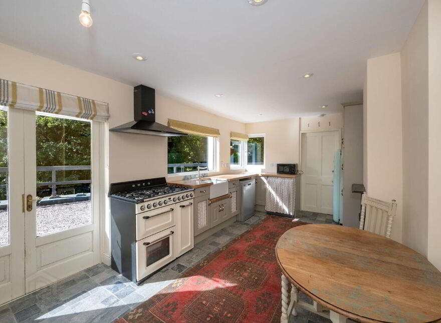 Woodside, Healy's Bridge, Kerry Pike, T12FWP5