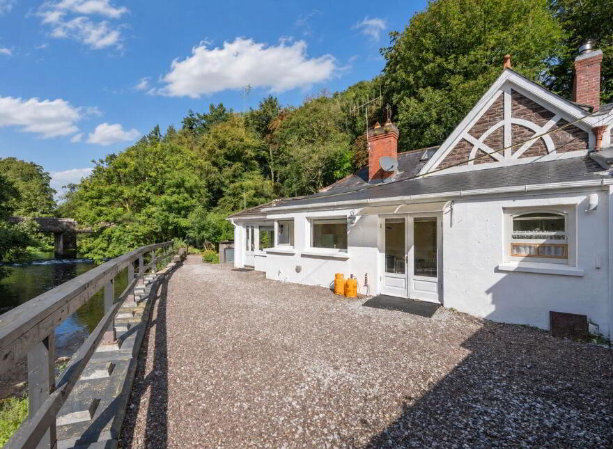 Woodside, Healy's Bridge, Kerry Pike, T12FWP5