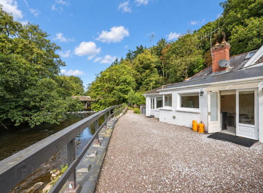 Woodside, Healy's Bridge, Kerry Pike, T12FWP5