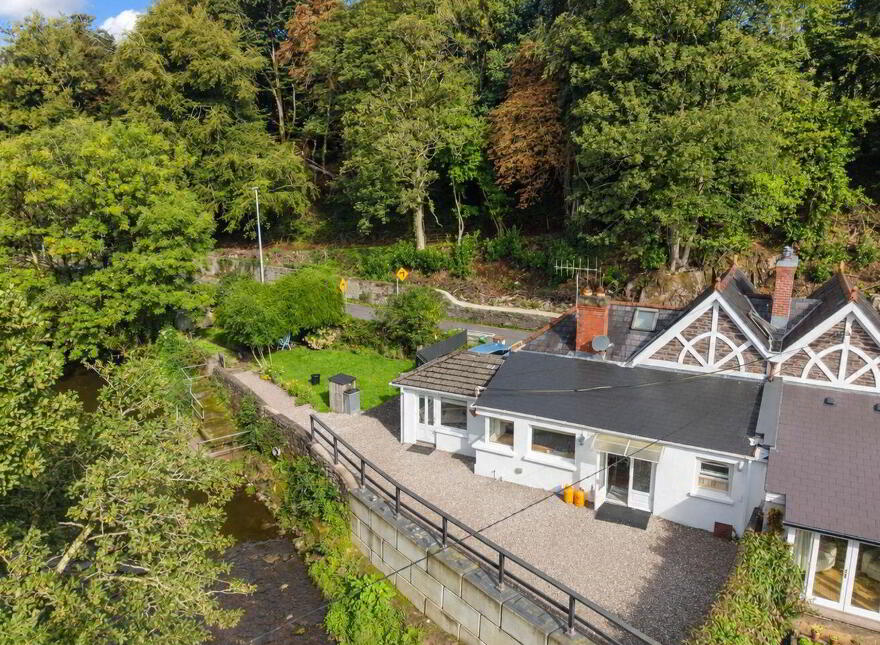 Woodside, Healy's Bridge, Kerry Pike, T12FWP5