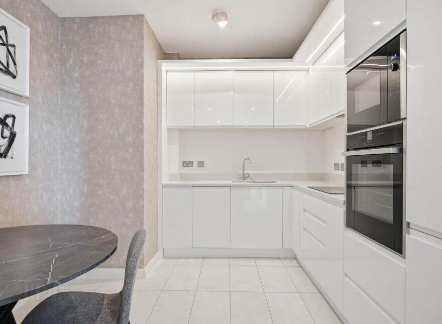 23 Hanover Court, Grand Canal Dock, Grand Canal Dock, D02CD63