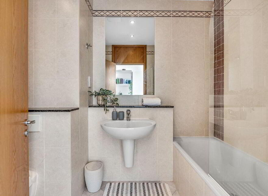 Apartment 201 The Links Elm Park, Merrion Road, Dublin 4, D04W523