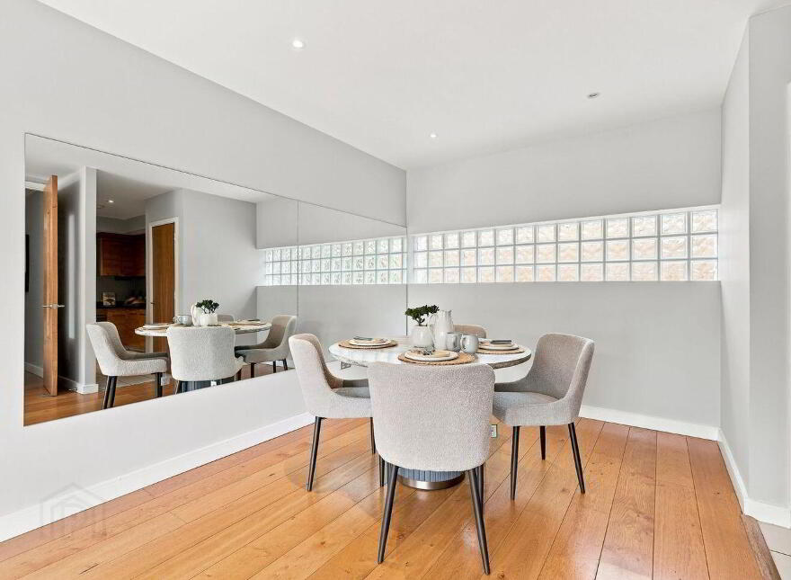 19 Hanover Quarter, Grand Canal Dock, Dublin 2, D02YD29