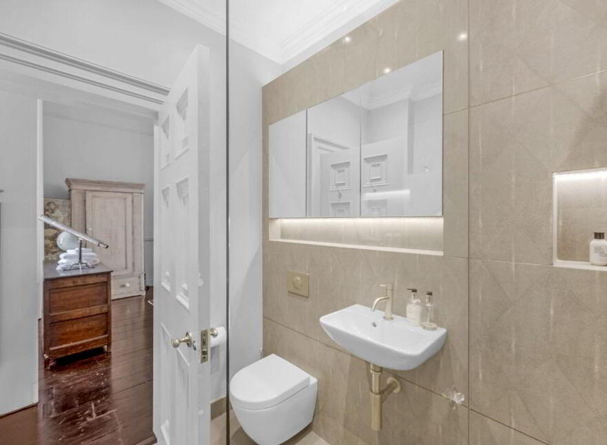 10, 64-66 Pembroke Road, Ballsbridge, Ballsbridge, D04FK18