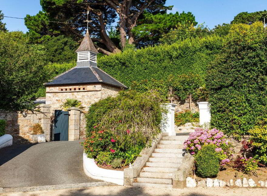 Palermo And The Mews, Killiney Hill Road, Killiney, A96DP66