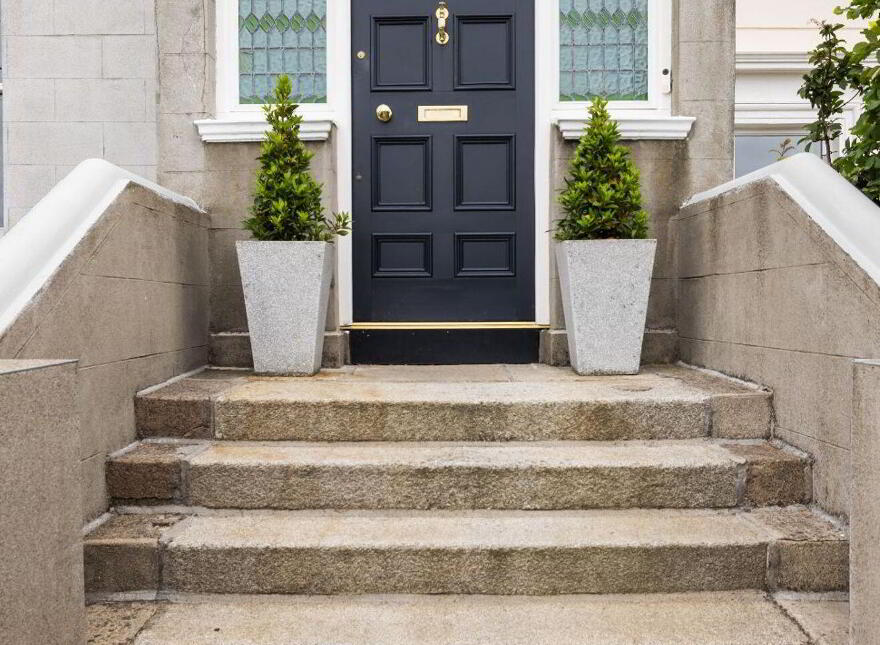 Hillbrook, 6 Burdett Avenue, Sandycove, A96V291