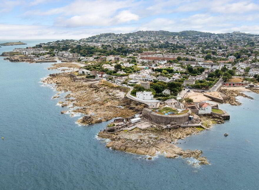 Hillbrook, 6 Burdett Avenue, Sandycove, A96V291
