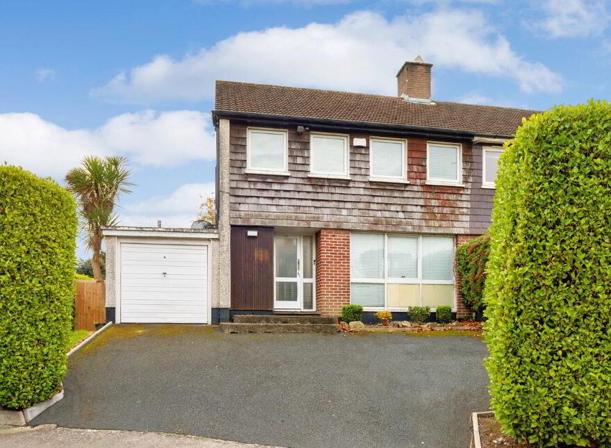 215 Barton Road East, Ballinteer, D14PC66 photo
