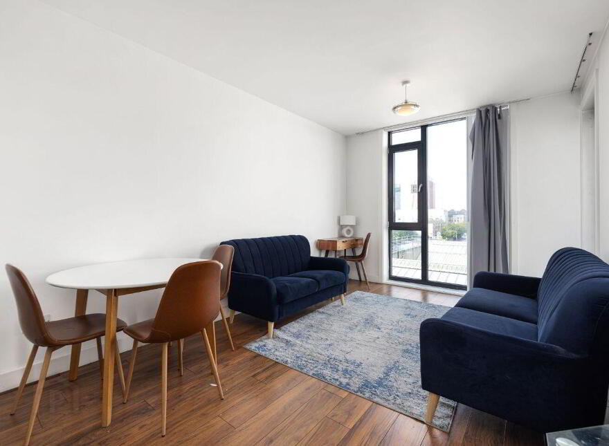 Apartment 410 Shelbourne Plaza, Hanover Quay, Hanover Quay, D04W1W5