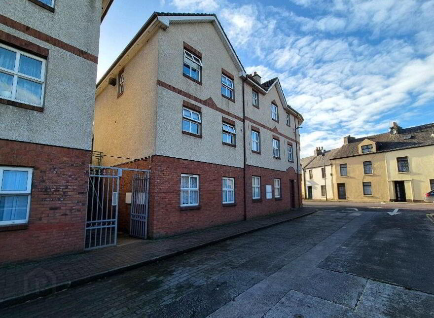 24 Chapel Street, Tralee, V92V522