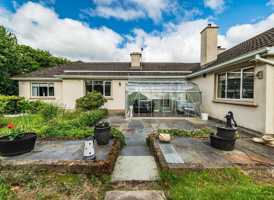 Hillview, Maddenstown, The Curragh, R56NA49