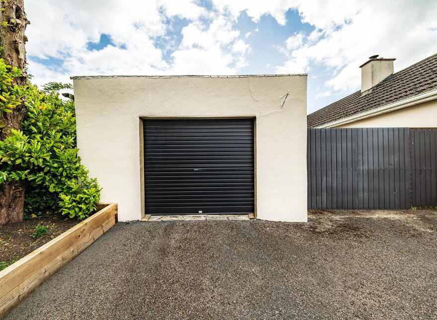 Hillview, Maddenstown, The Curragh, R56NA49