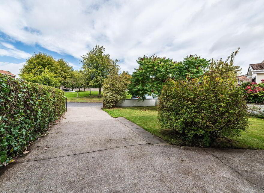45 Standhouse Lawns, Newbridge, W12WR96