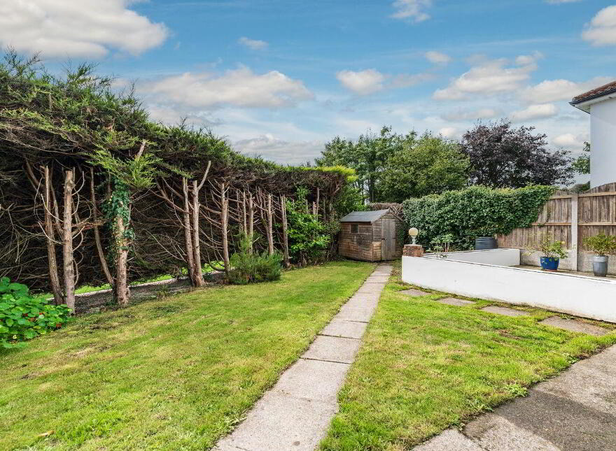 45 Standhouse Lawns, Newbridge, W12WR96