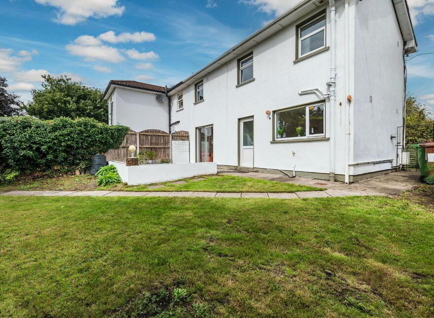 45 Standhouse Lawns, Newbridge, W12WR96