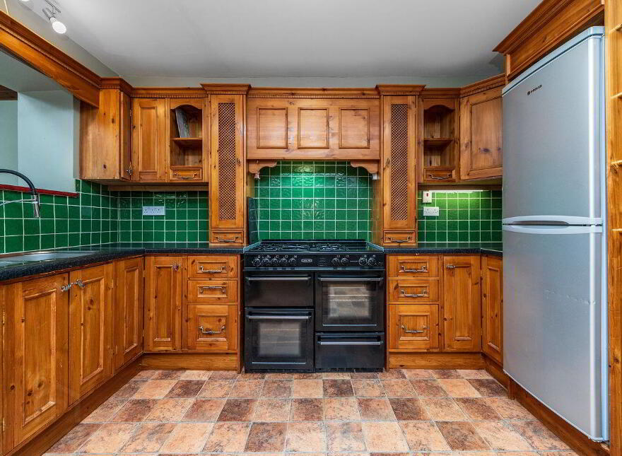 Kovara, 8 Loughminane Green, Kildare, R51A521