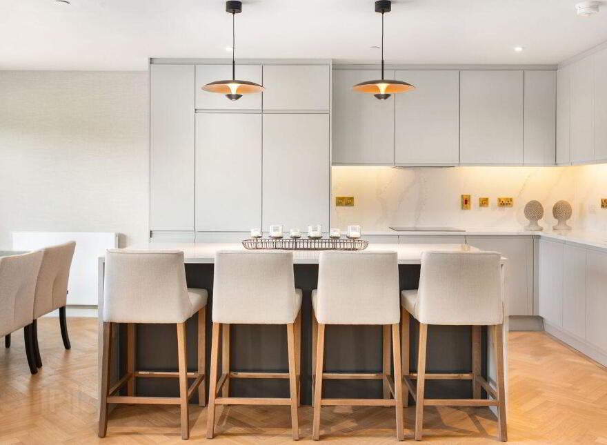 Residence, 22 Woodlands Grove, Blackrock, Blackrock, A94X32X