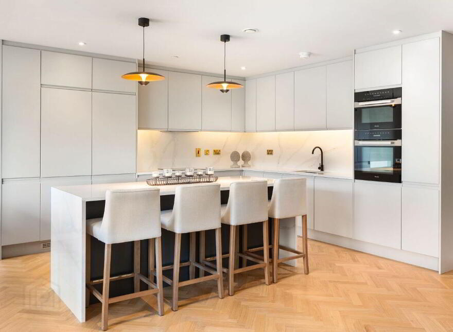 Residence, 22 Woodlands Grove, Blackrock, Blackrock, A94X32X