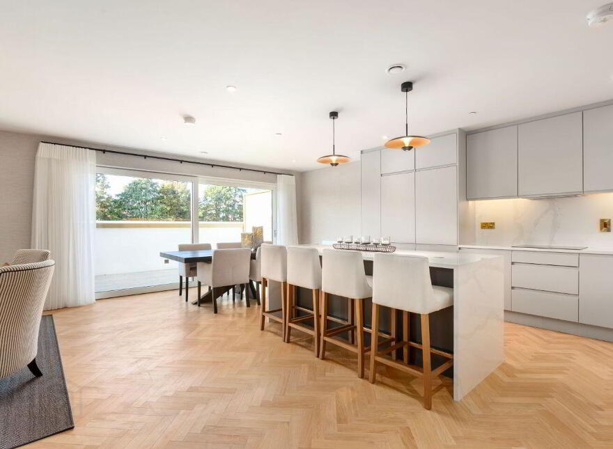 Residence, 22 Woodlands Grove, Blackrock, Blackrock, A94X32X