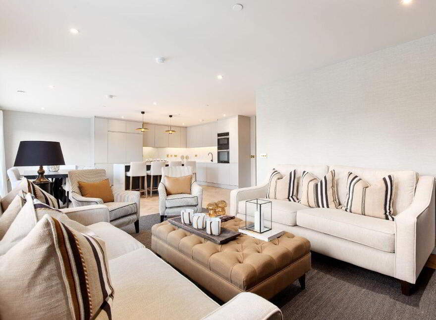Residence, 22 Woodlands Grove, Blackrock, Blackrock, A94X32X