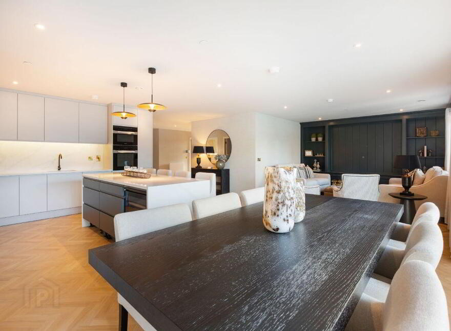 Residence, 22 Woodlands Grove, Blackrock, Blackrock, A94X32X
