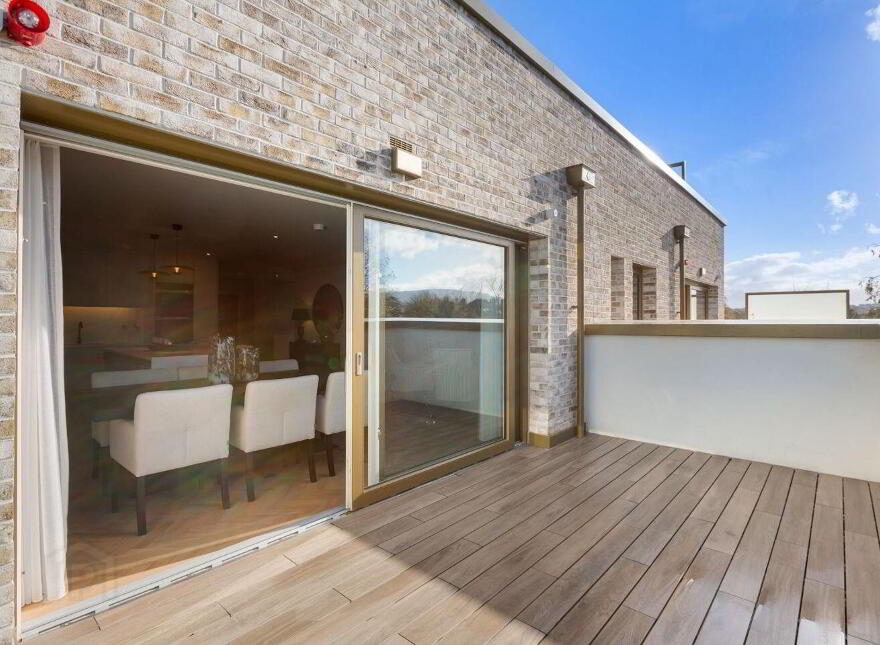 Residence, 22 Woodlands Grove, Blackrock, Blackrock, A94X32X