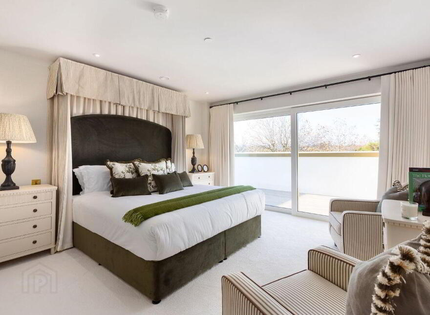 Residence, 22 Woodlands Grove, Blackrock, Blackrock, A94X32X