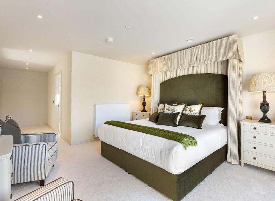 Residence, 22 Woodlands Grove, Blackrock, Blackrock, A94X32X