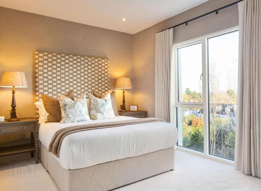 Residence, 22 Woodlands Grove, Blackrock, Blackrock, A94X32X