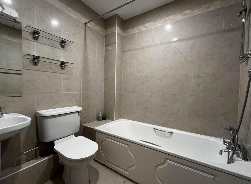 Apt 3, Lann Na Farraige, Salthill, H91FX07