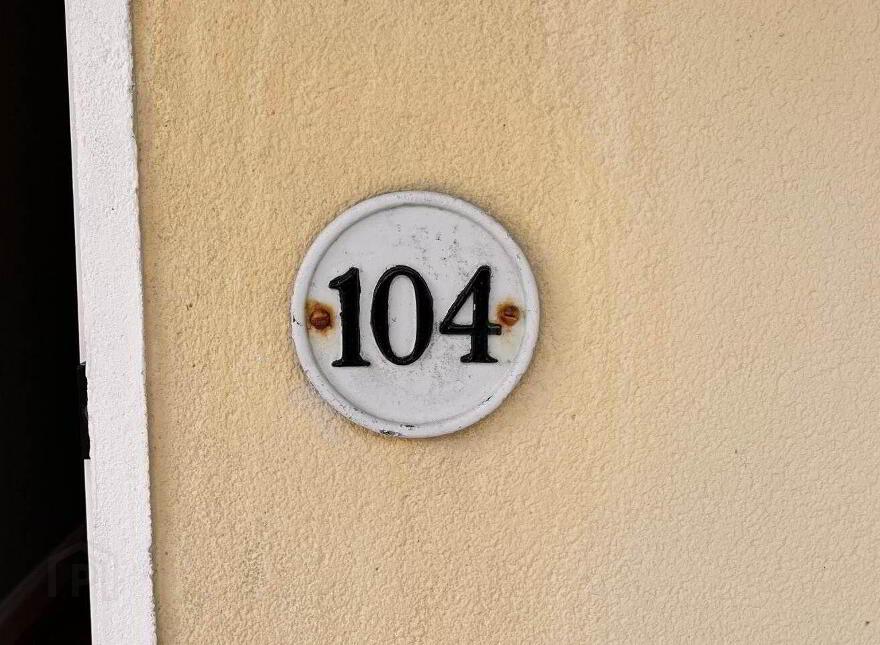 104 Creagan, Barna, H91P2F7