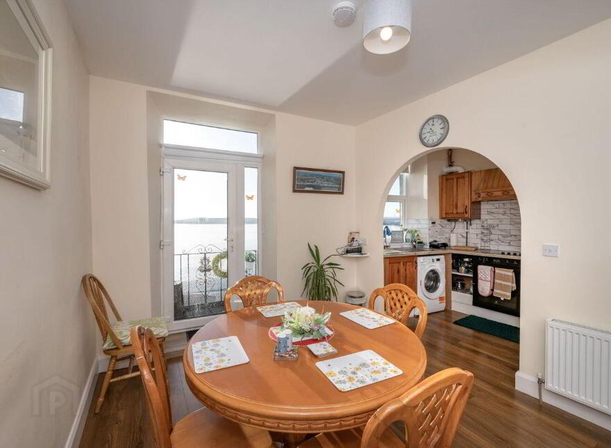 20 East Beach, Cobh, P24YA30