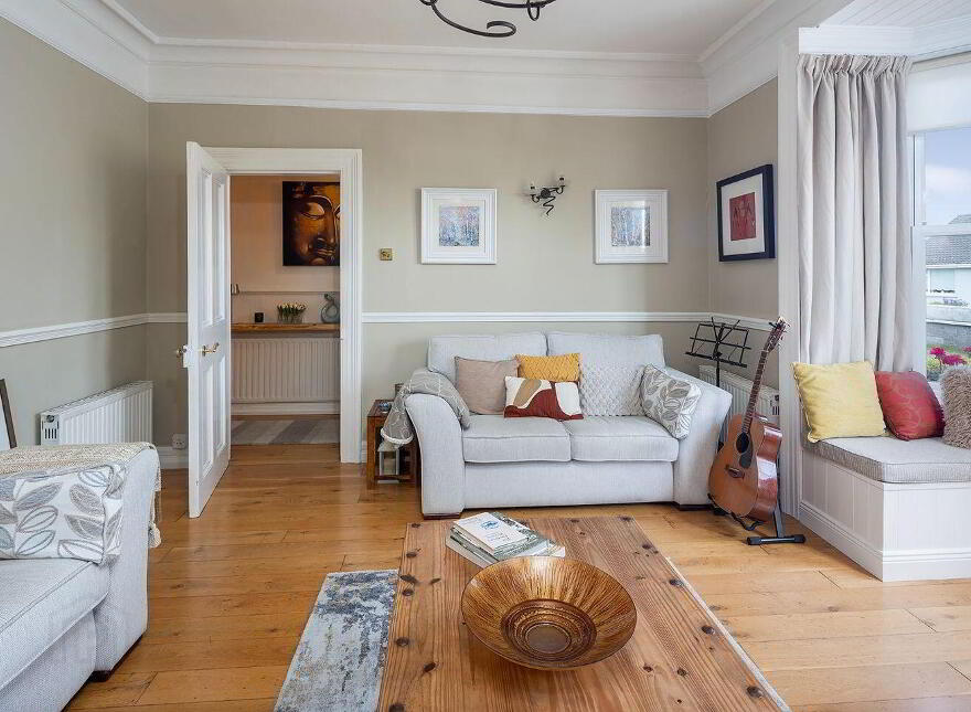 2 Lakeview, Carrignafoy, Cobh, P24WK20