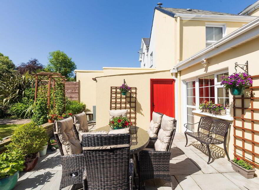 2 Lakeview, Carrignafoy, Cobh, P24WK20