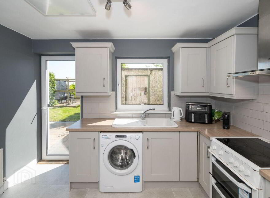 1 Michael Burke Terrace, Carrignafoy, Cobh, P24A324