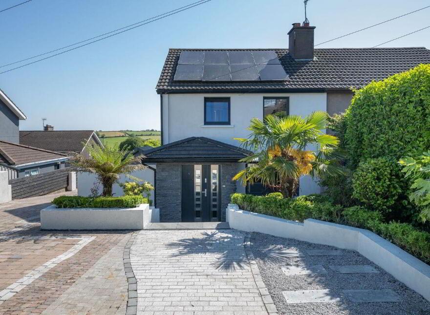 1 Michael Burke Terrace, Carrignafoy, Cobh, P24A324