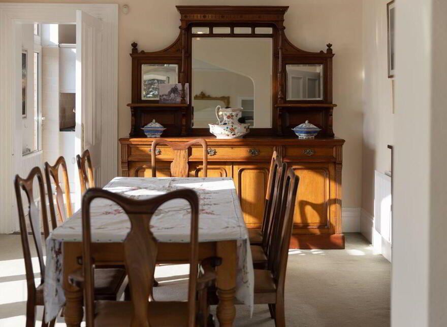 Riverview House, Rushbrooke, Cobh, P24V455