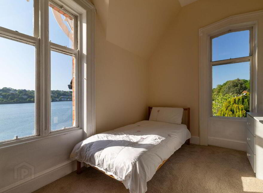 Riverview House, Rushbrooke, Cobh, P24V455