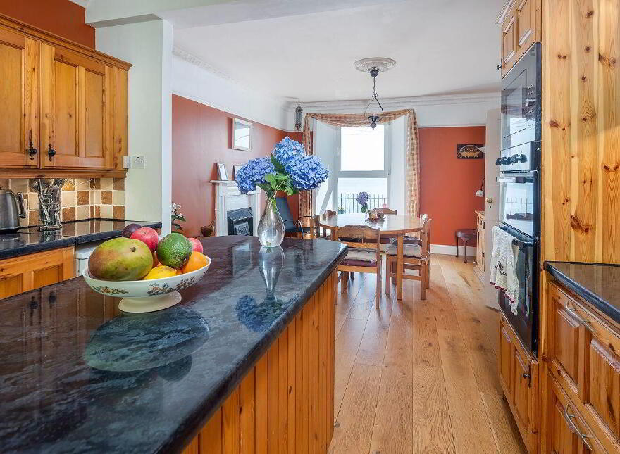 3 Harbour Terrace, East Hill, Cobh, P24TC65