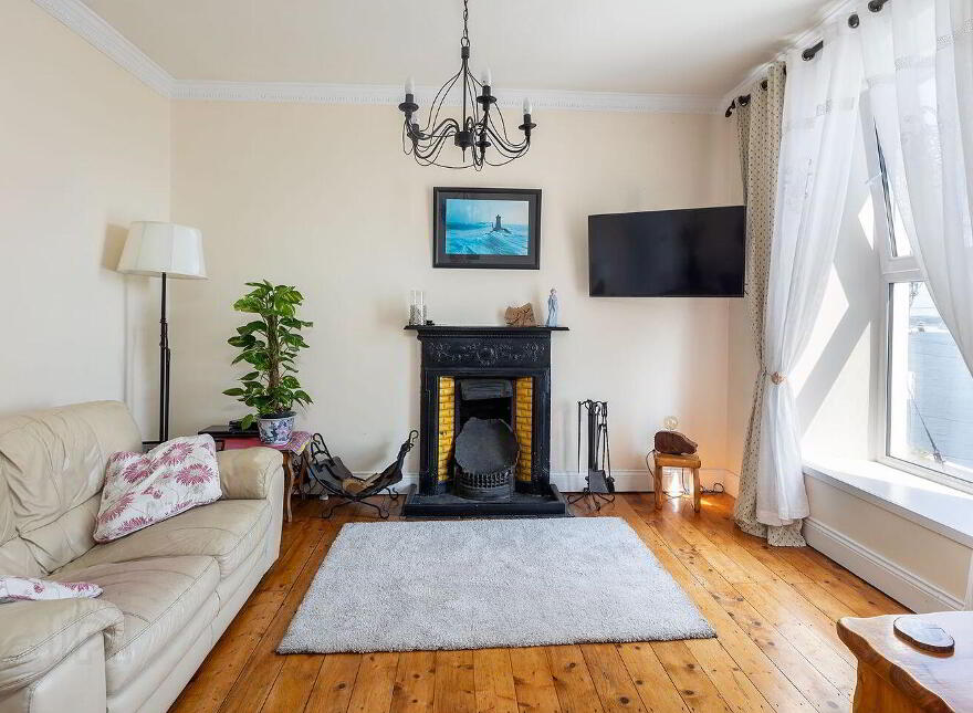 3 Harbour Terrace, East Hill, Cobh, P24TC65