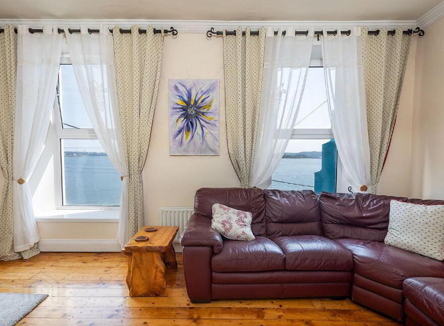 3 Harbour Terrace, East Hill, Cobh, P24TC65