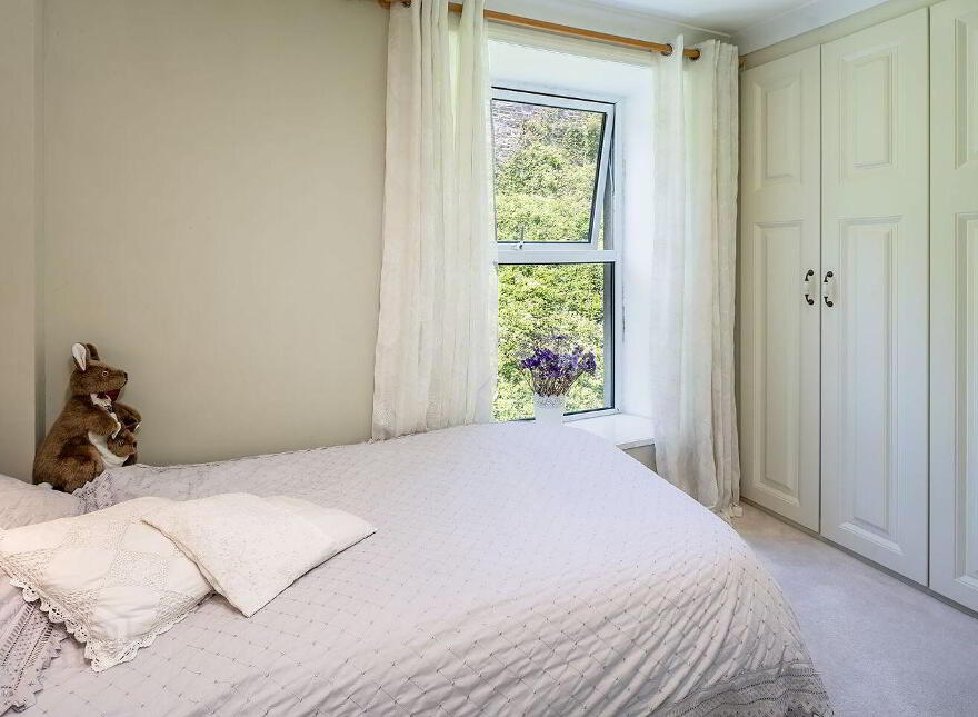 3 Harbour Terrace, East Hill, Cobh, P24TC65
