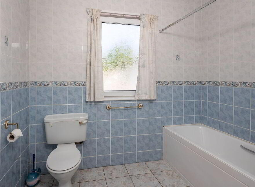 Redington Lodge, Ballybrassil, Ballymore, Cobh, P24NY61