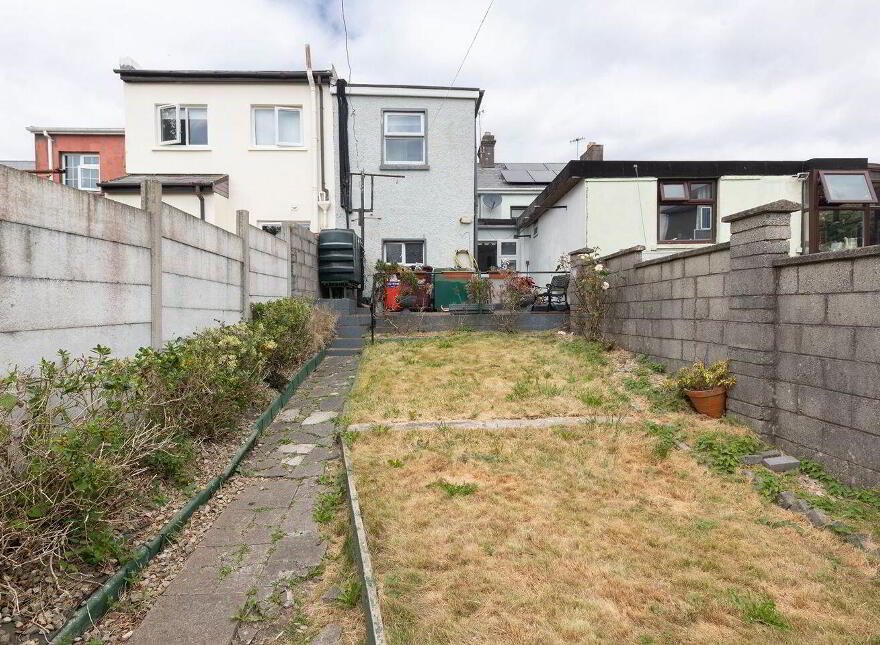 12 Saint Colman's Square, Cobh, P24RF97