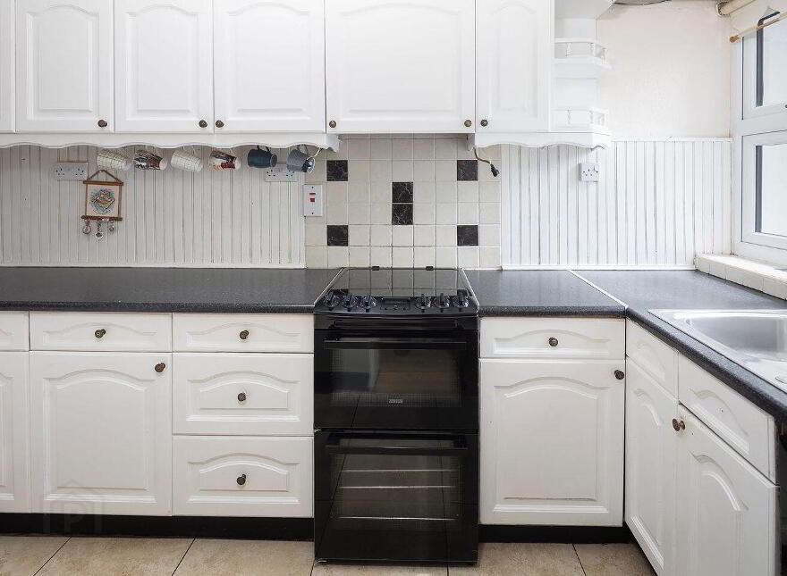 12 Saint Colman's Square, Cobh, P24RF97