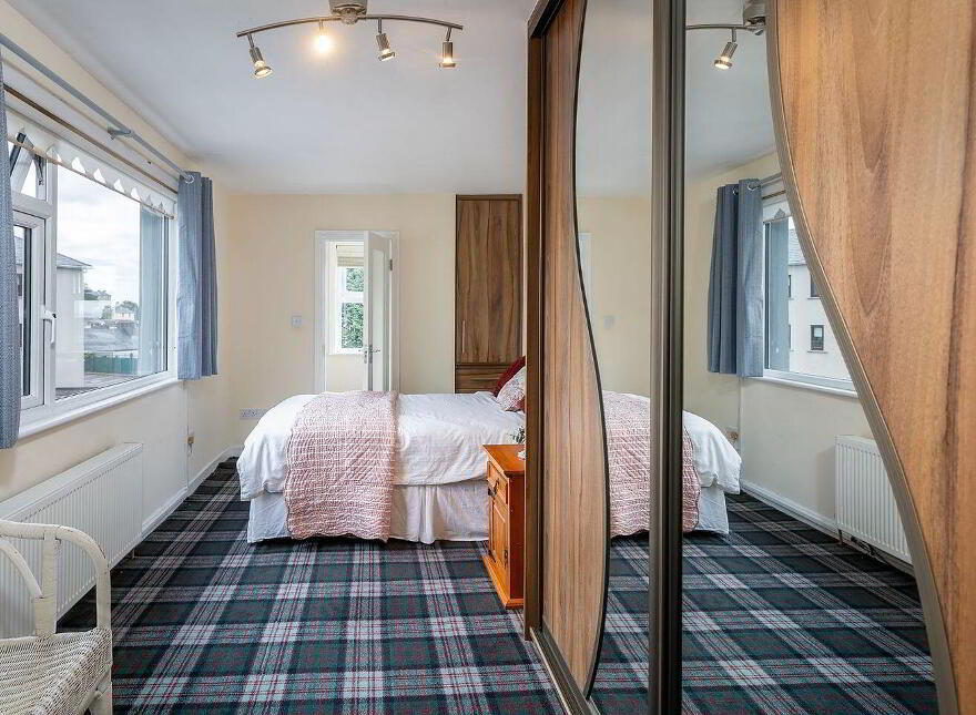12 Saint Colman's Square, Cobh, P24RF97