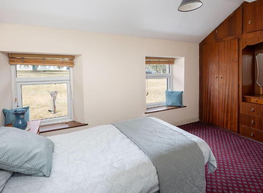 12 Saint Colman's Square, Cobh, P24RF97